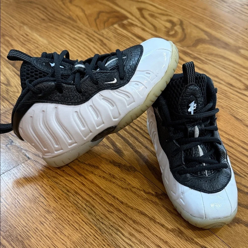 Nike Little Posite One Penny Sneakers. Size 10c. Excellent Condition.